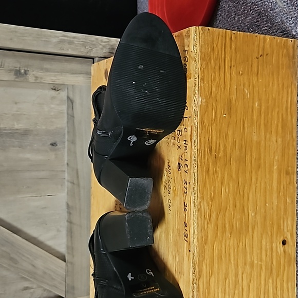 Size 9 ankle bootie - Picture 4 of 8